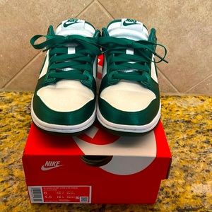 NIKE DUNK LOW WHITE/TEAM GREEN